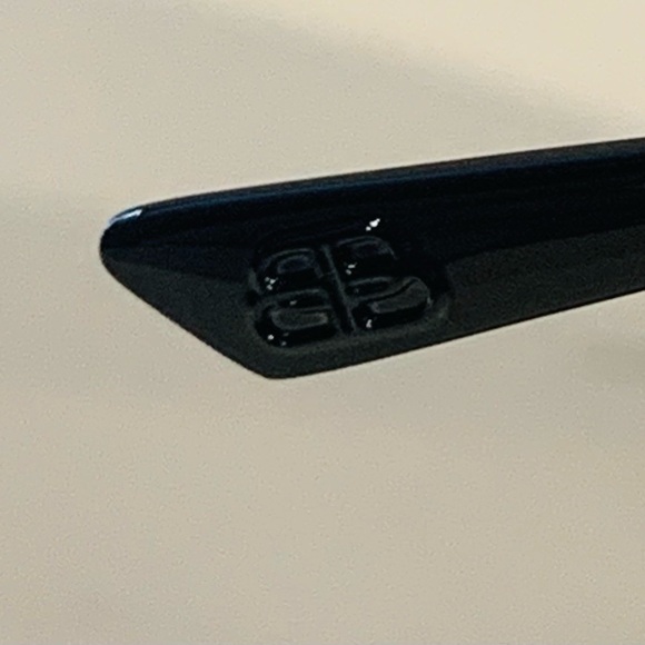 New Women’s Balenciaga Sunglasses - Picture 5 of 12